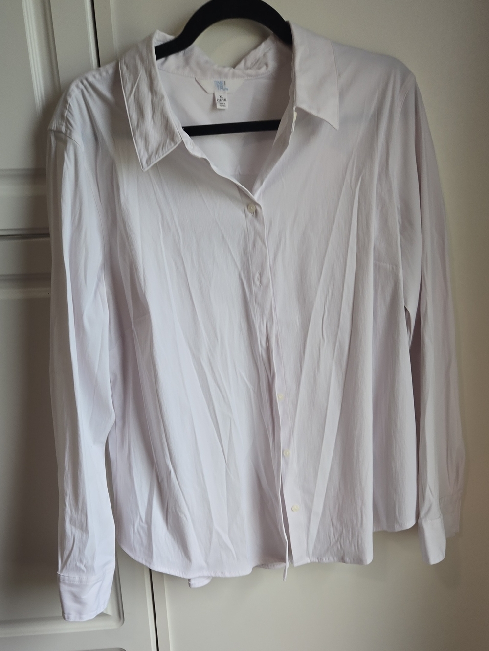 Time and Tru White Button-Down Long Sleeve Shirt